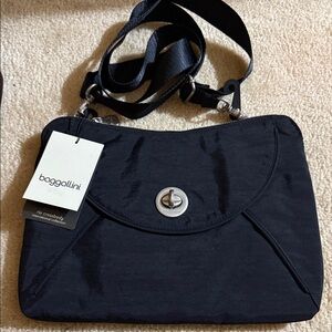 NWT Baggallini Rio Black Crossbody Bag